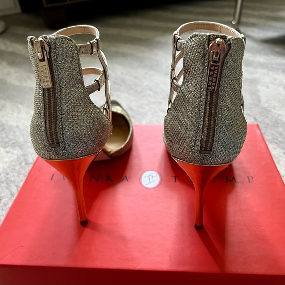 Ivanka Trump Dream Pointy Toe Pump in Glitter Gold Size 8.5 - Picture 4 of 7